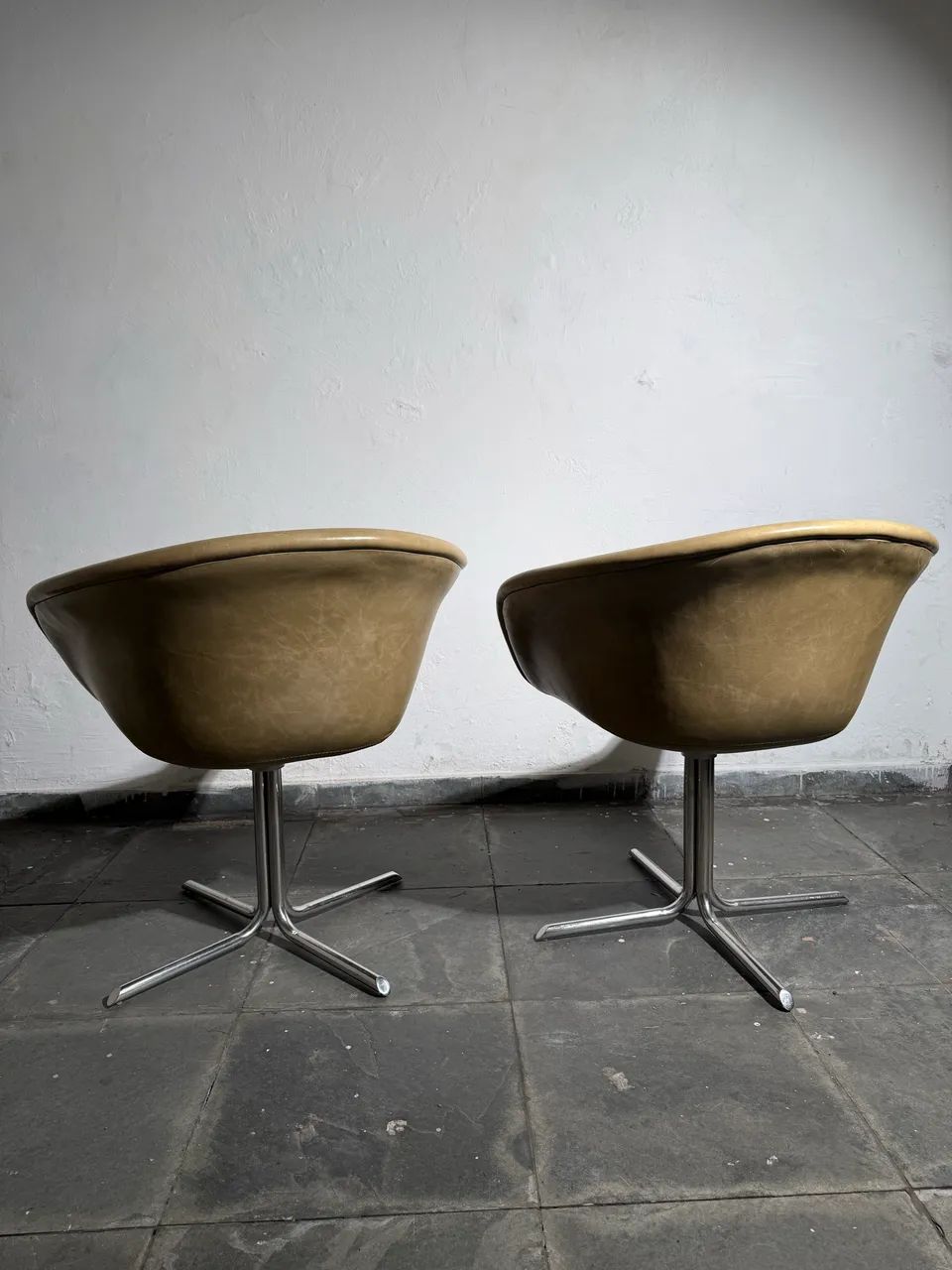 Par de Poltronas Giratórias - Foto 4