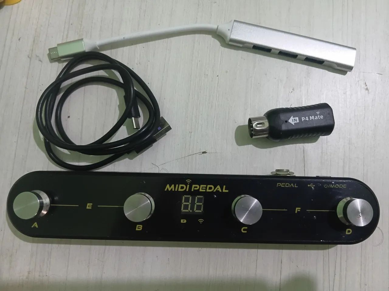 Pedal Midi + hub USB tipo C