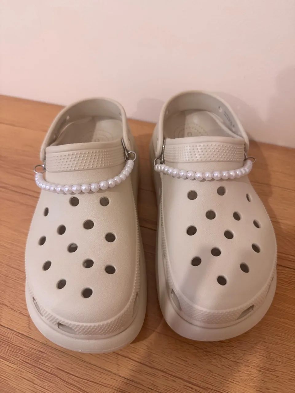 crocs plataforma bege original tam 37 - Foto 2