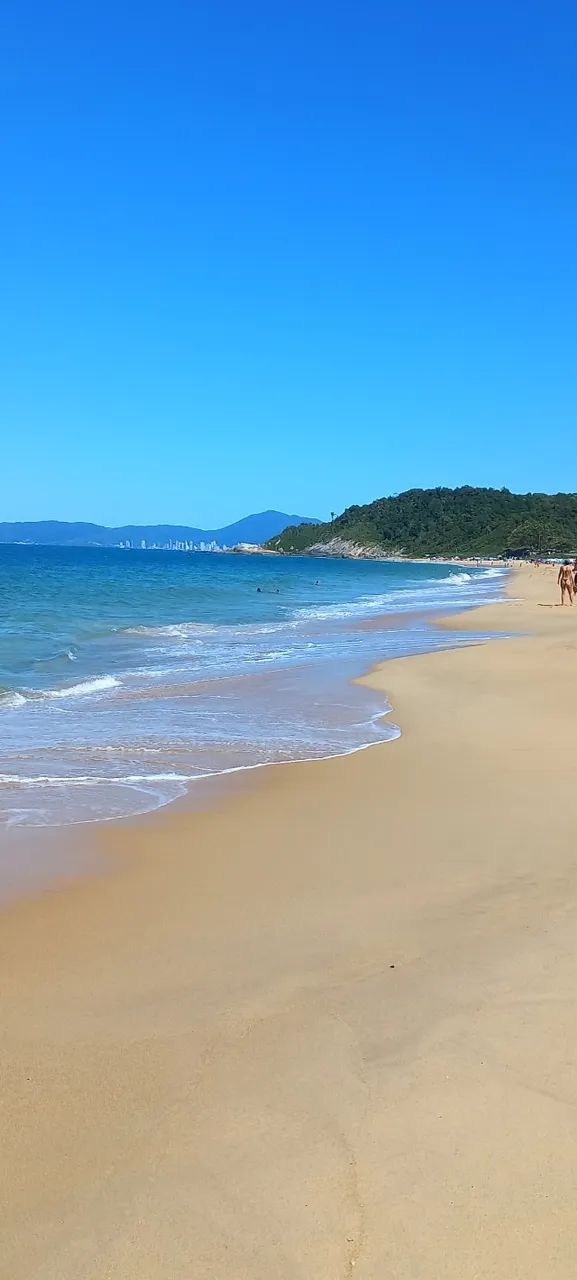 CASA PRAIA DO ESTALEIRINHO- BC- SC de  veraneio e feriados, 6 quartos, com piscina.  - Foto 2