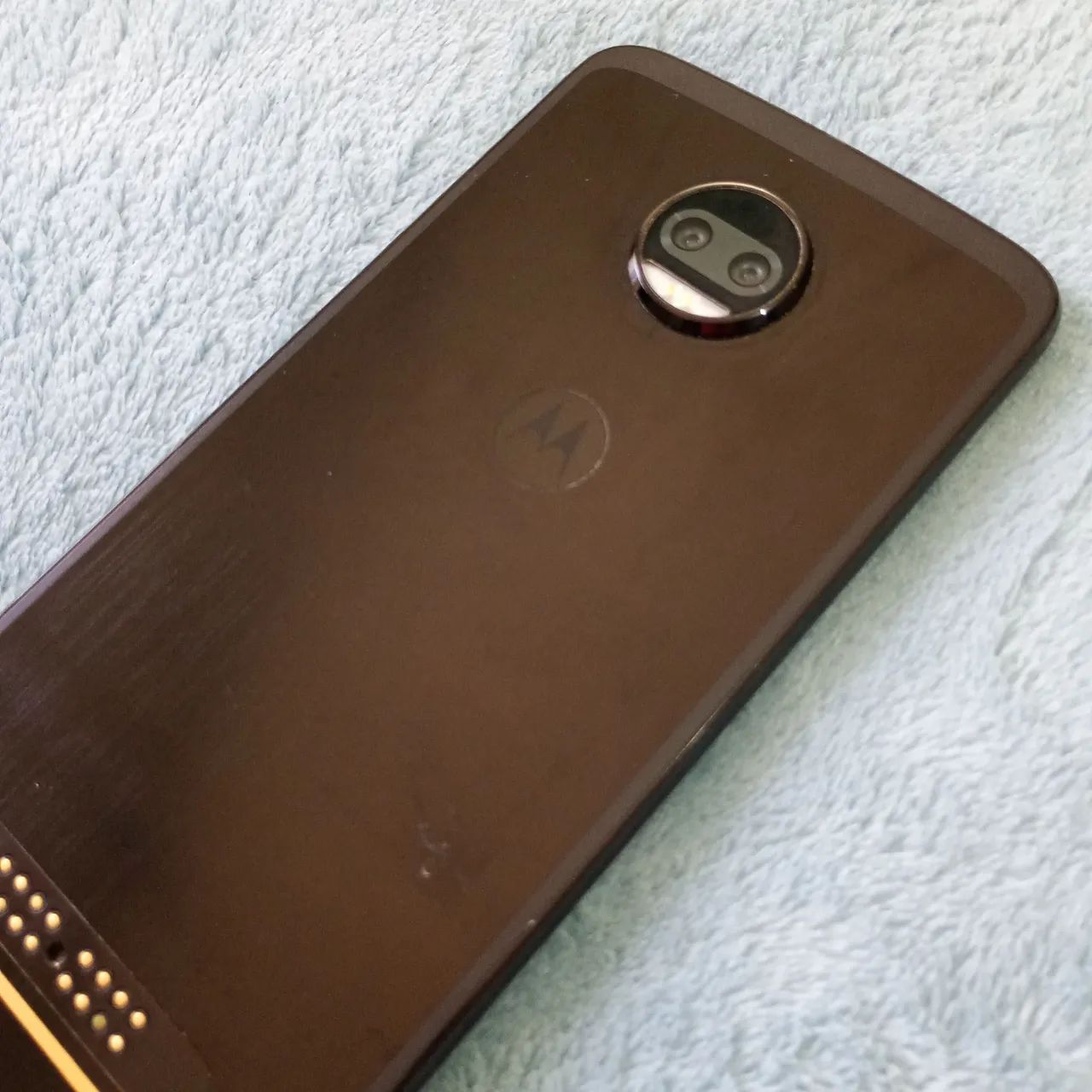 Celular Motorola Z2 Force DANIFICADO. Ideal para retirada de peças.  - Foto 3