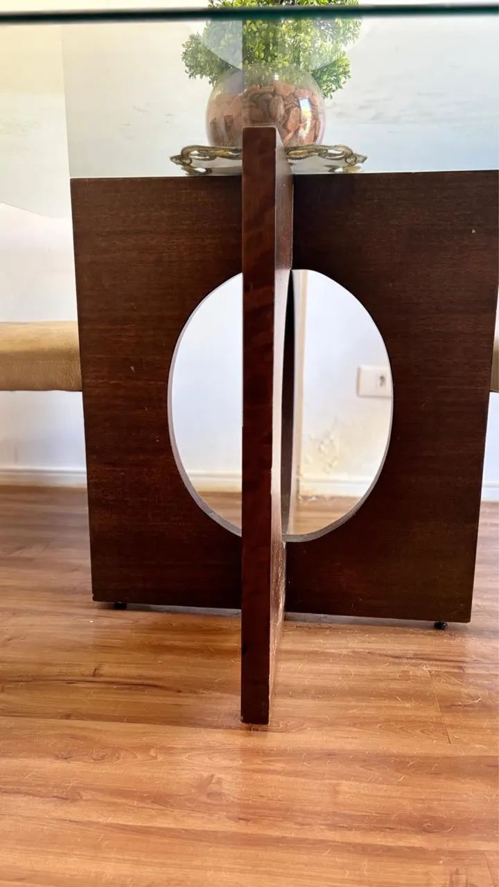 Mesa com 4 cadeiras 