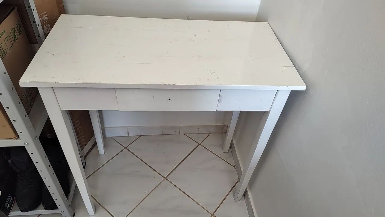 Mesa / Escrivaninha de madeira  - Foto 2