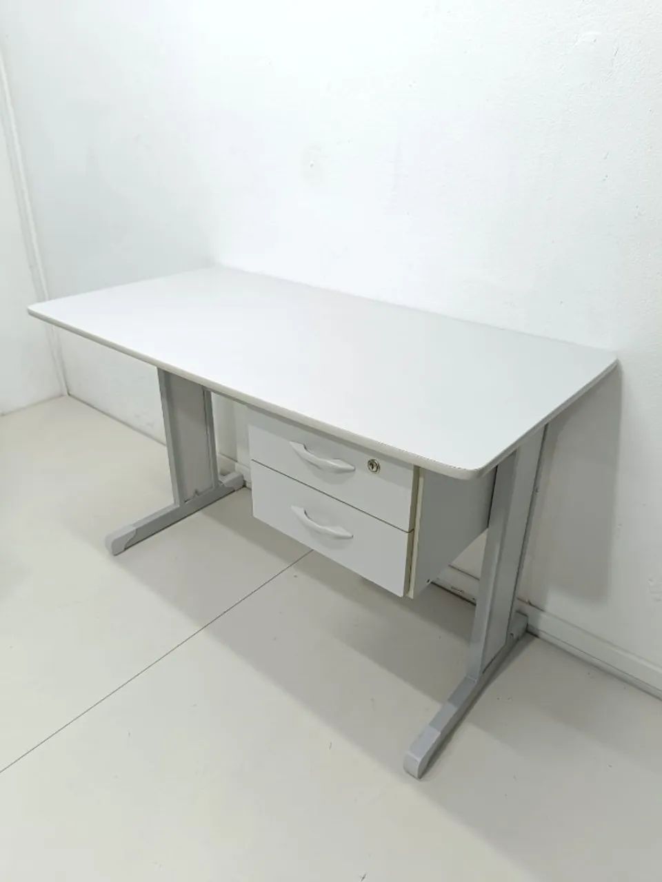Mesa de escritório seminova