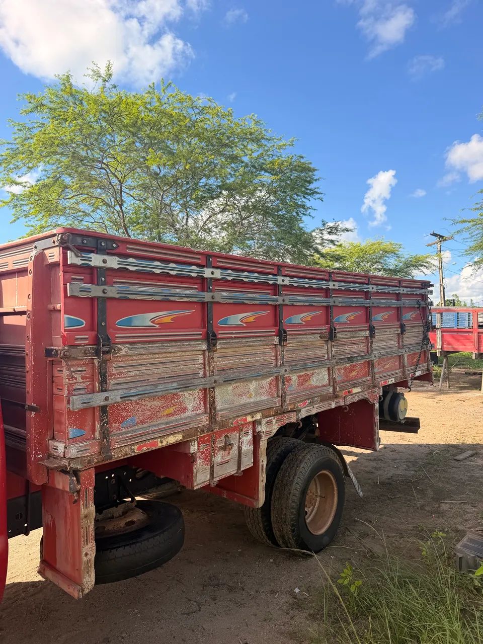 Carroceria Peixoto de f4000 - Foto 5