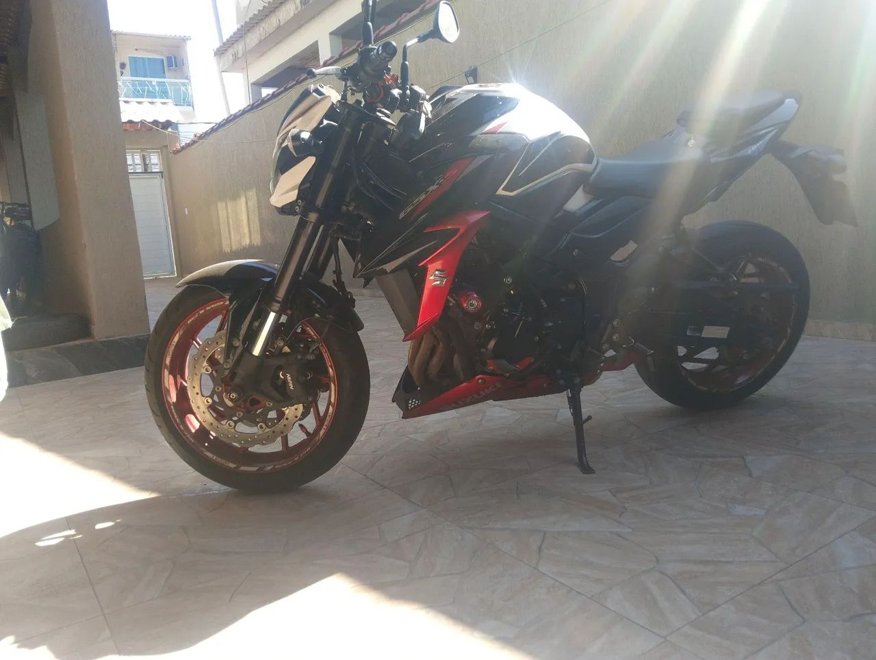 gsX 750 s  - Foto 2