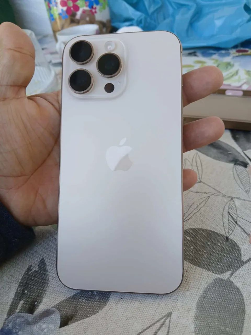 iPhone 16 Pro Max - Foto 5