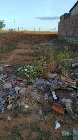 Vende-se ou troca esse terreno 8 x 16 cidade tucano Bahia - Foto 3