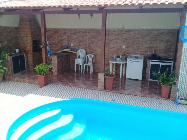 Casa com piscina e churrasqueira próximo ao shopping e faculdades