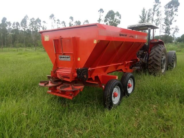 Adubadeira e Calcariadeira Ipacol Semi nova / 7,500 toneladas - Foto 2