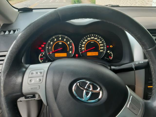 Corolla gli 1.8 manual 6 marchas FIPE 47.800 - Foto 13