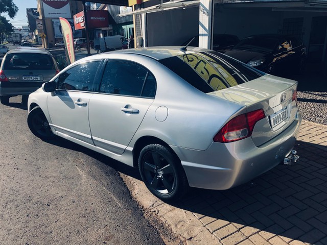 HONDA CIVIC LXS 1.8 AUTOMÁTICO 2010