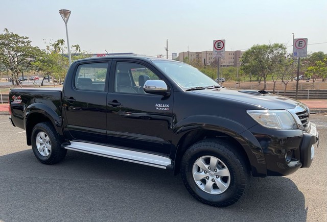 TOYOTA HILUX CABINE DUPLA HILUX 3.0 TDI 4X4 CD SRV