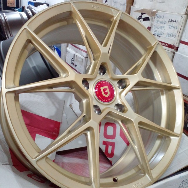 Roda Roda Gisa Flow Form Glória P/ Boxster Dourado 5x130 - 20x8,5 e 10,5 - Foto 3