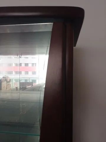 Cristaleira mogno com vidro e espelho  - Foto 2
