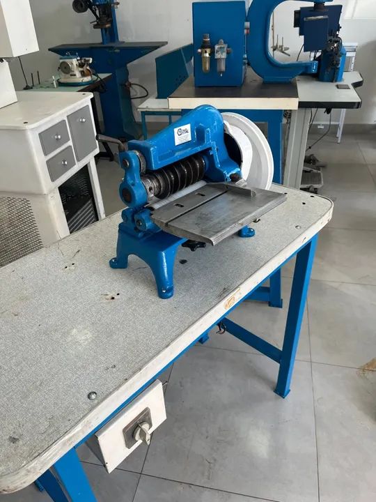 Maquina de cortar tiras  e cintos - Foto 4