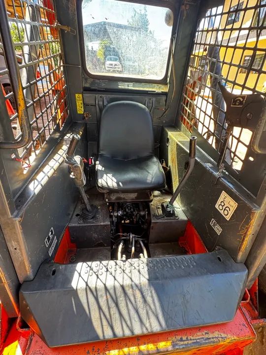 Bob cat minicarregadeira  - Foto 4