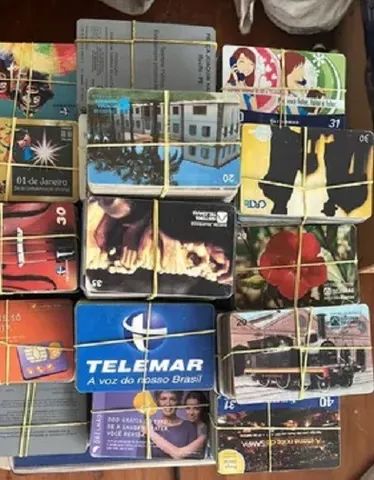 Vendo Lotes de 100 Cartões telefónicos antigos do Brasil variados