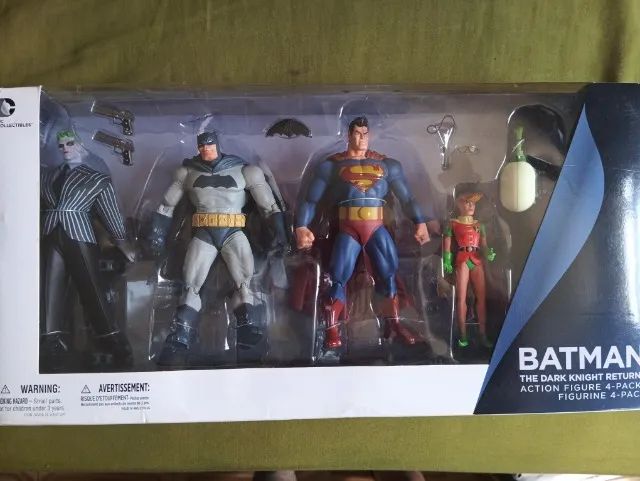 Pack Batman Dark Knight Returns 1/12 com diorama