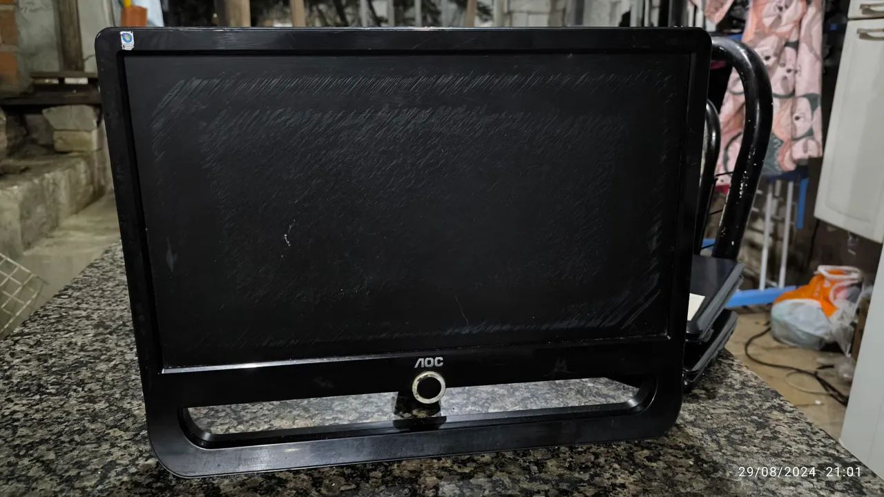 Monitor 19 polegadas com defeito 