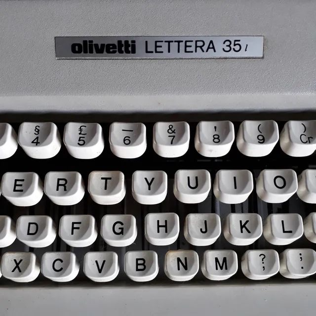 Máquina de Escrever - Foto 4