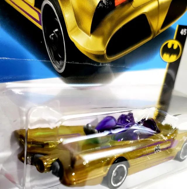 Hot Wheels TV Series Batmobile 131/250 4/5 (Gold) dourado - Foto 2
