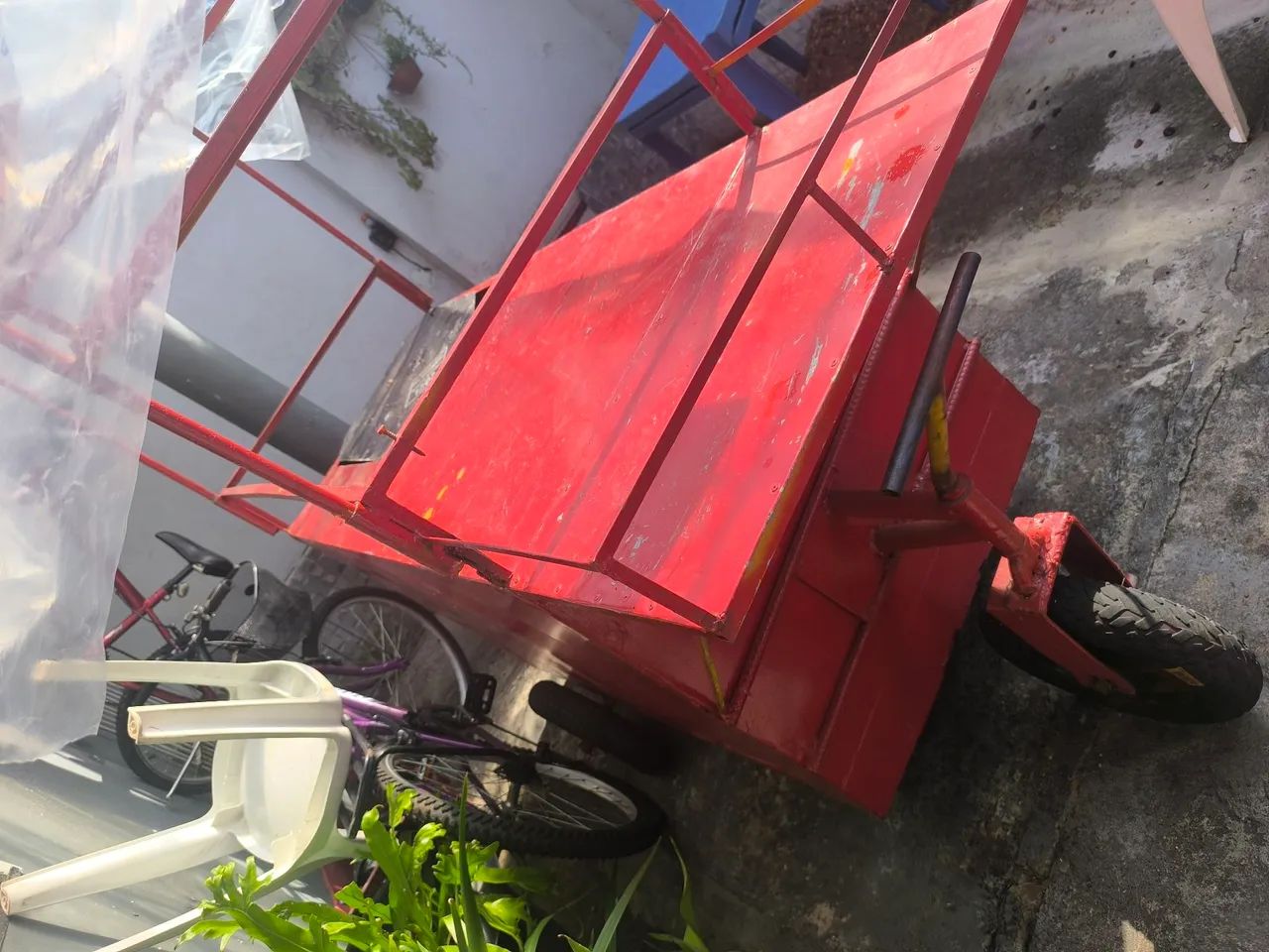 Carrinho de mão vermelho - Foto 3