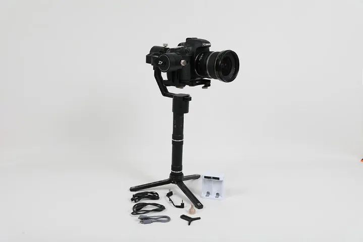 Estabilizador Gimbal para Câmeras Dslr Zhiyun Crane Plus - quase novo - Foto 4