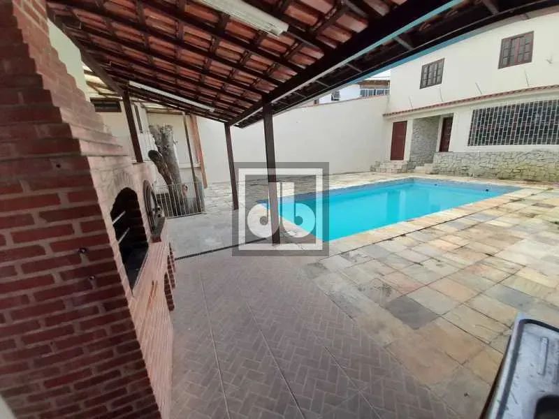 Ilha do Governador - Jardim Guanabara - Casa Duplex - 5 Quartos (2 Suítes) - Dependência C