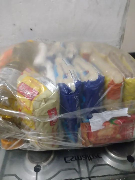 Cesta básica  tudo no prazo de validade preço super bom - Foto 3