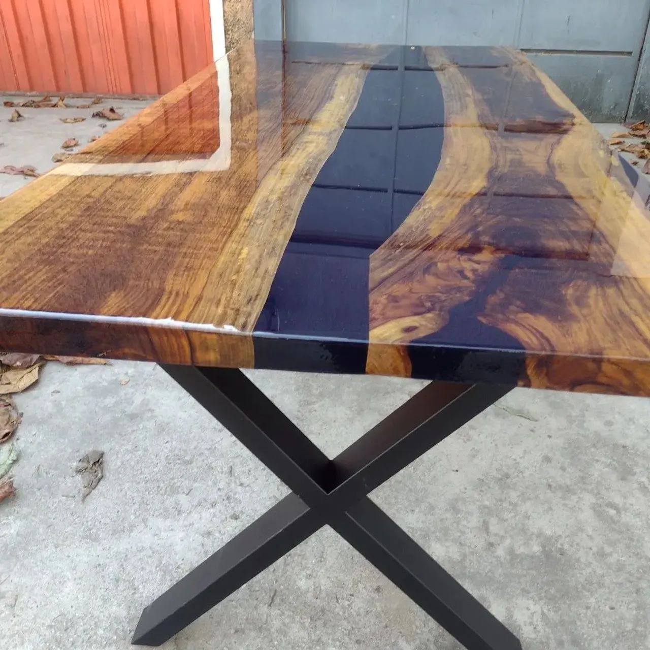 Mesa resinada em madeira maçiça  - Foto 4