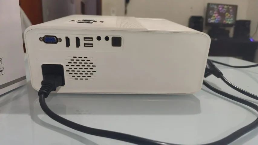 Projetor Wzatco Full HD 1080 pixels, mas projeta até em 4k. Estado de novo!! - Foto 2