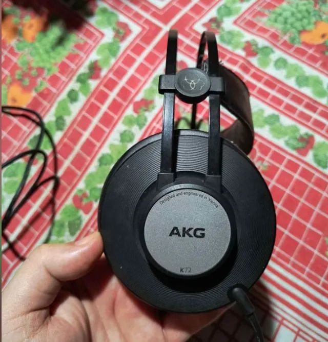 Fone de profissional AGK K72