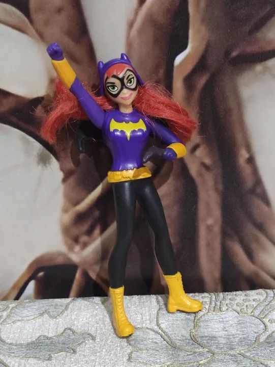 Boneca Bat Girl - A Heroína que Faltava na Sua Coleção!