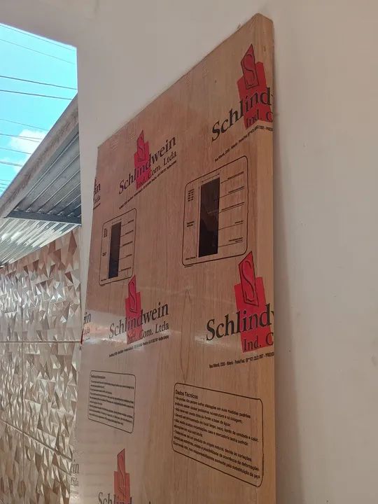 Porta pra banheiro tamanho 60 por 210 nova  - Foto 2