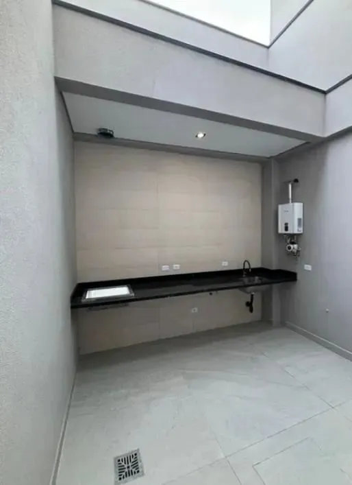 Casa (Padrão), com 3 quartos e 2 banheiros à Venda, 79 m² em Curitiba/PR