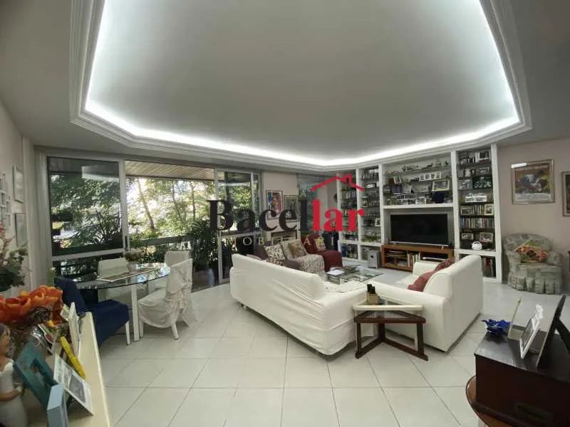 Apartamento : / Residencial / Tijuca