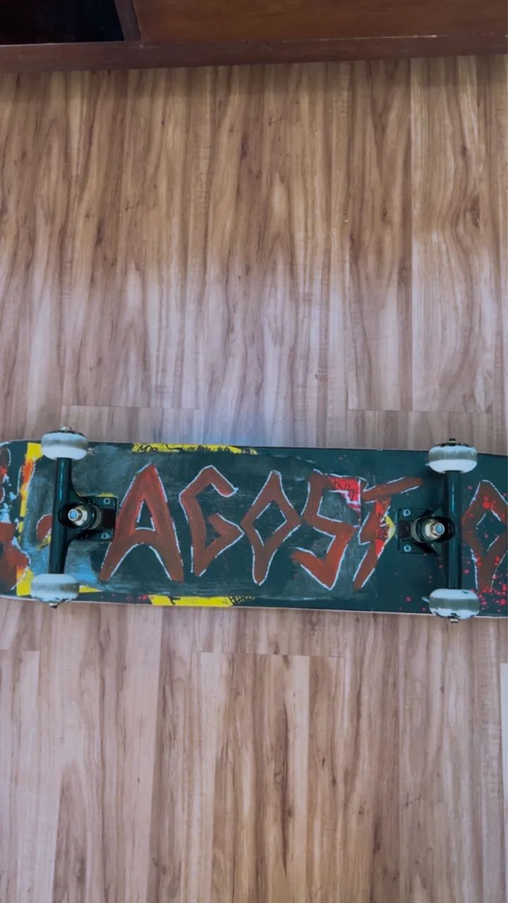 Skate personalizado da posible skate shop