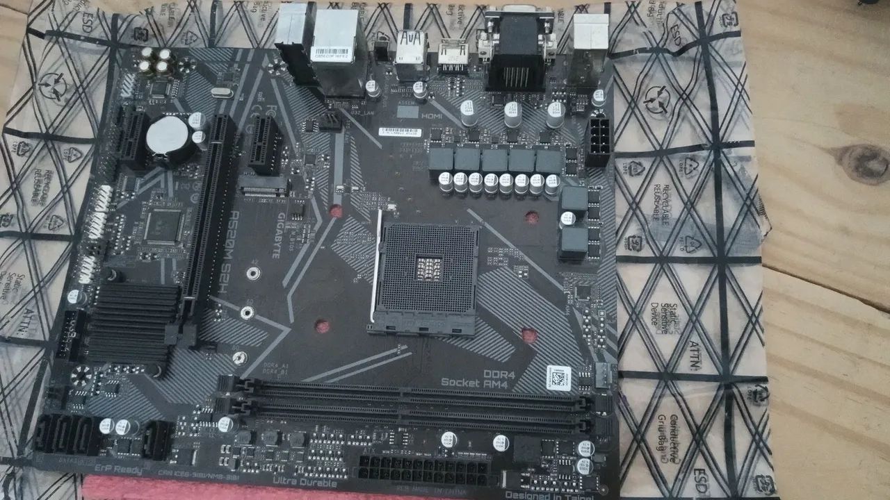 Placa mãe am4 a520m s2h gigabyte Peças de Hardware Nova