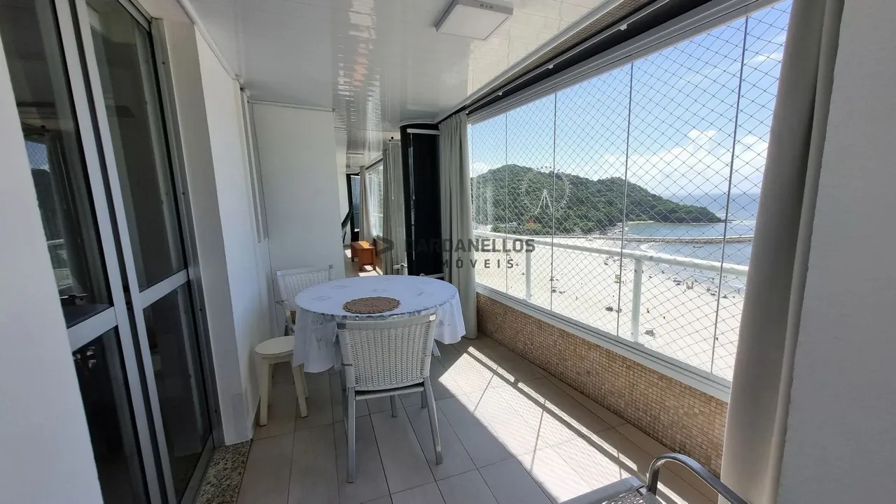 Frente mar a venda com 4 quartos e 2 vagas de garagem em Balneário Camboriú