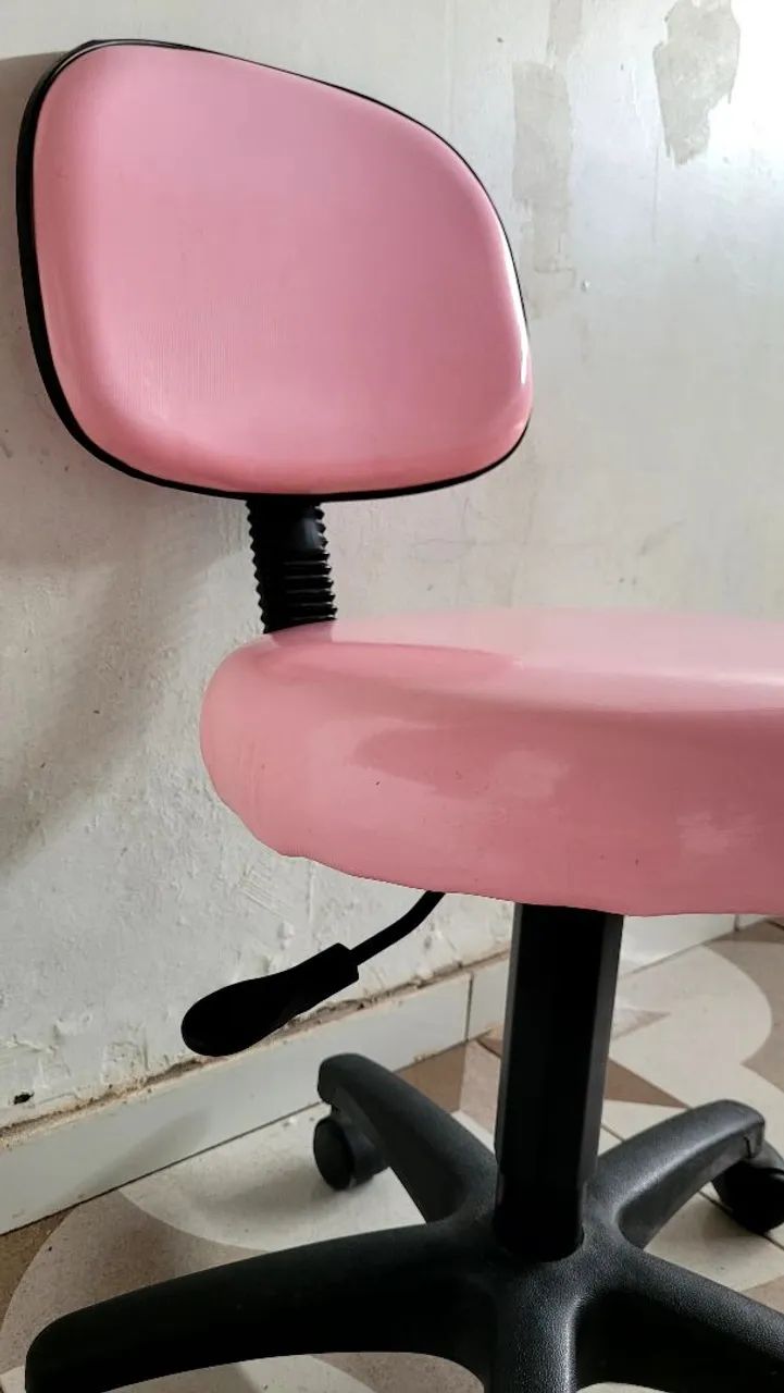Cadeira Giratória hidráulica rosa - Foto 5