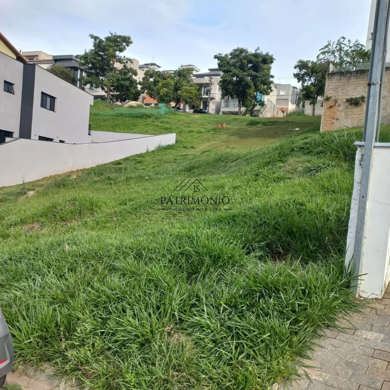 Terreno 462m² á venda por 530.000,00. Condomínio New Ville - Santana de Parnaiba/SP.