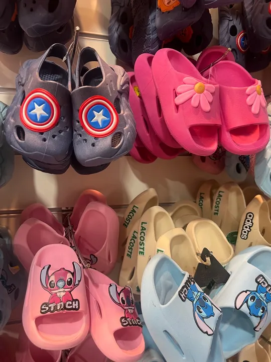 Crocs sandália infantil