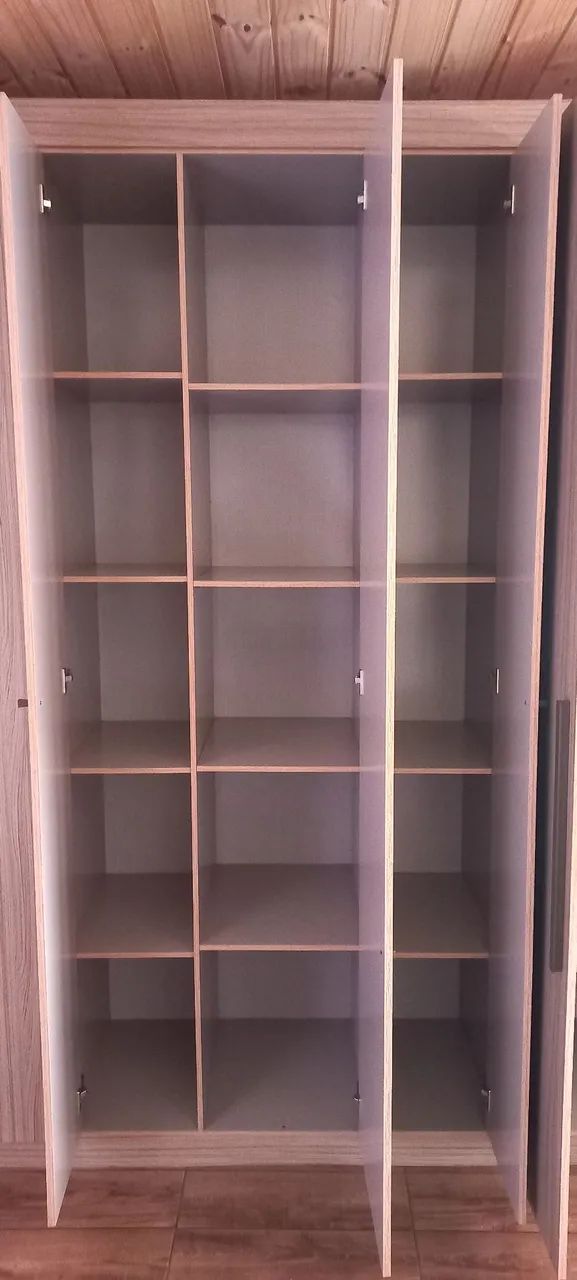 Guarda- roupa 7 portas.Unica vez montado. - Foto 3