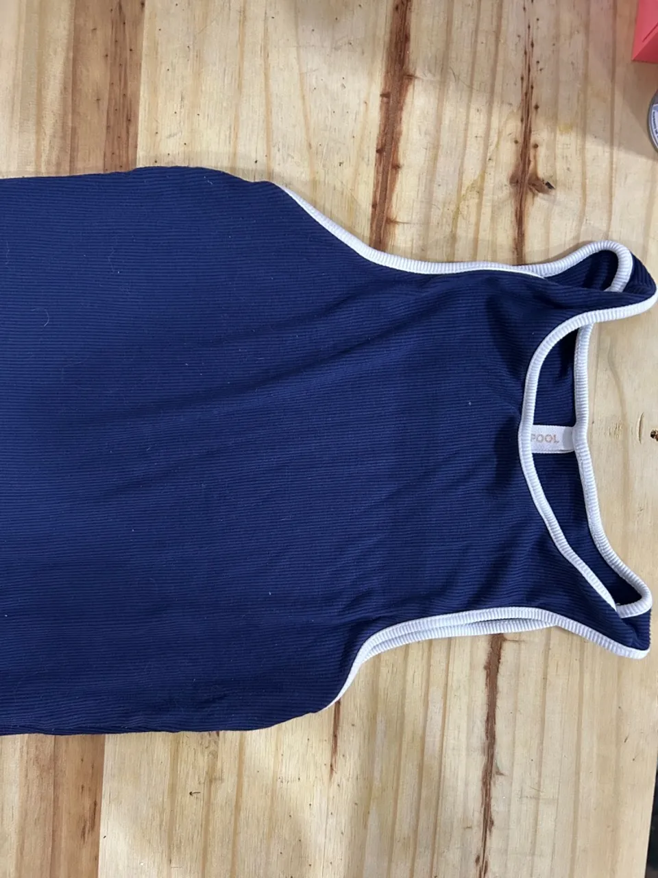 Regata Azul Marinho com Detalhe Branco