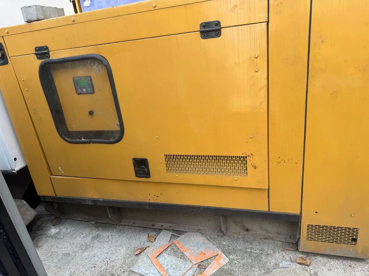 Gerador de Energia Caterpillar 55 kVA  - Foto 2