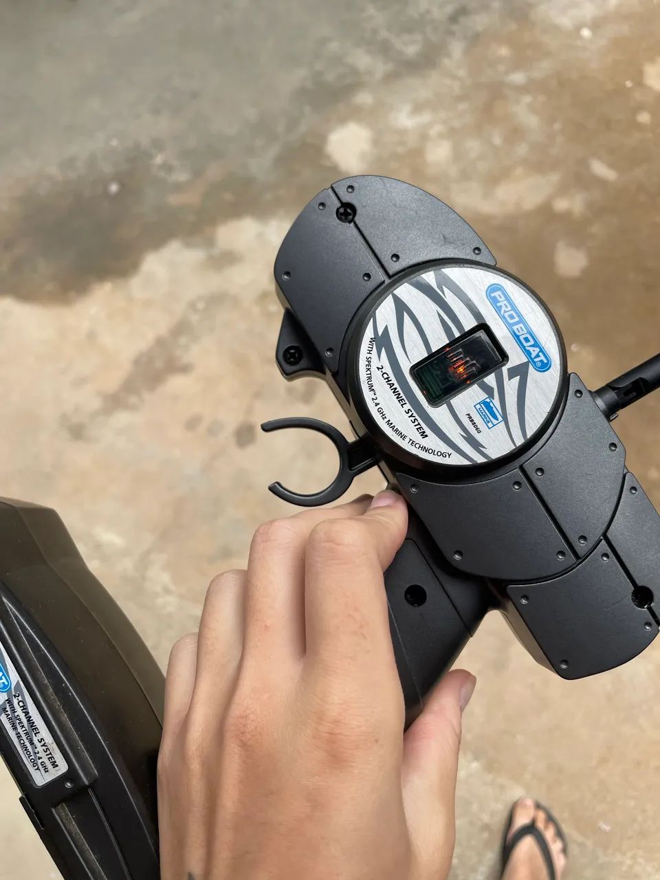 Lancha ProBoat Impulse 26 Deep-V EP RTR - Importada - Foto 6