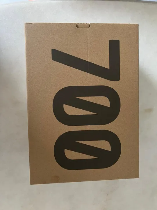 yeezy 700 v3