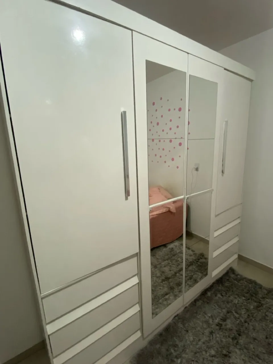 Guarda-Roupa Branco com Espelho
