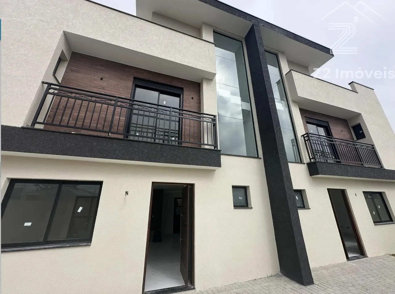 Sobrado novo no Uberaba, Curitiba PR, com 3 quartos 1 suíte , terraço, churrasqueira.